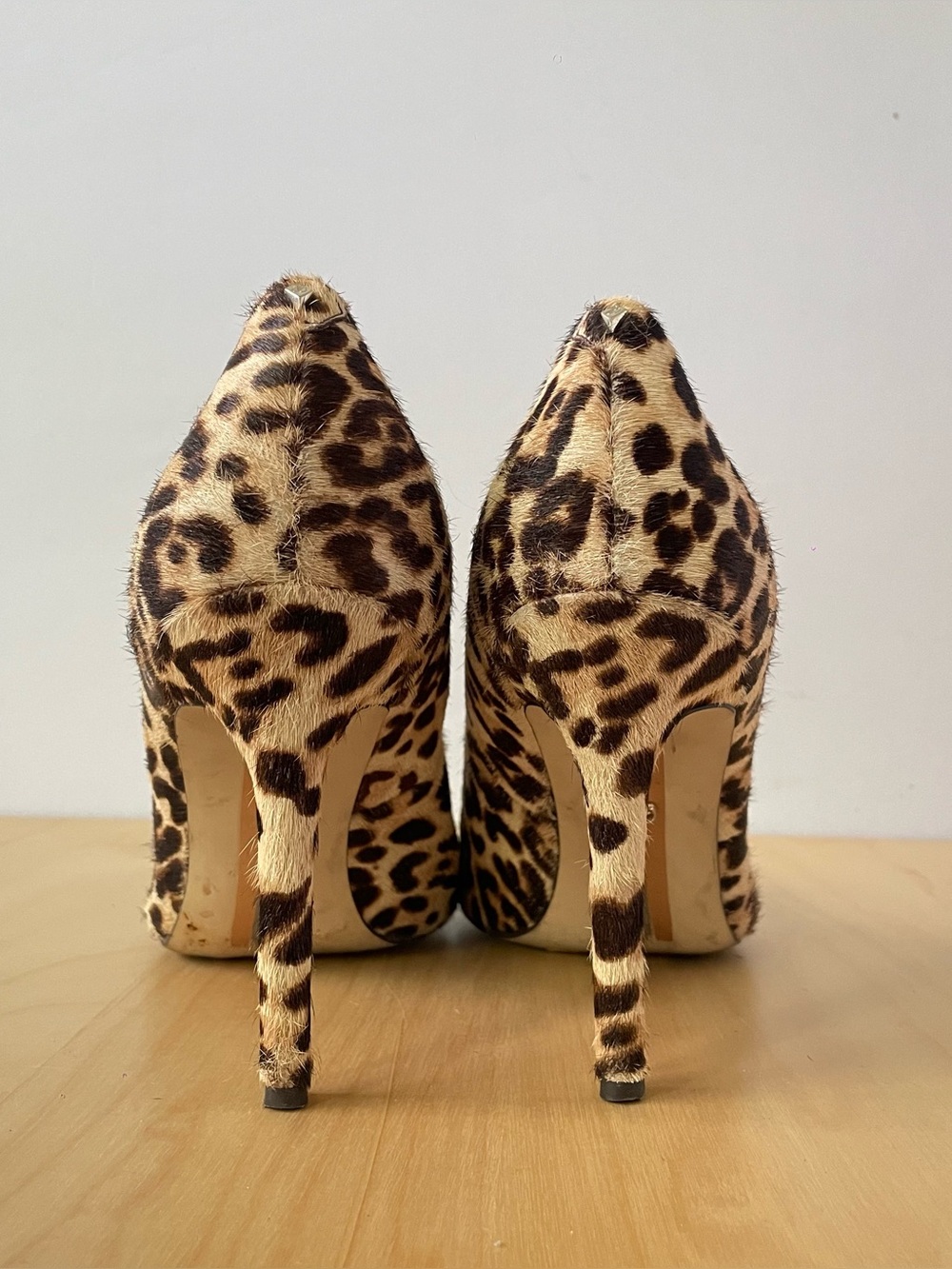 Sam Edelman pointed-toe leopard print pumps | US 8.5 - Picture 4 of 8